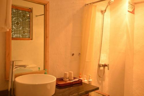 Hostal Qingyun Yard Stories From Afar Inn
