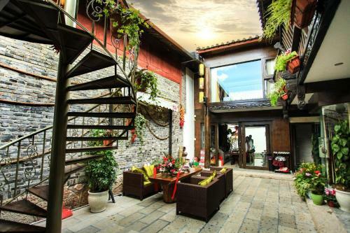 Lijiang Weave Sunshine Boutique Inn