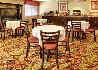 Hotel Comfort Suites Airport