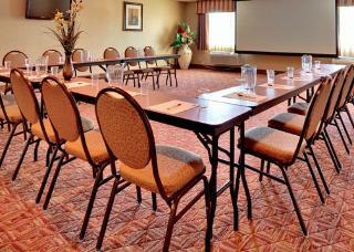 Hotel Comfort Suites Airport