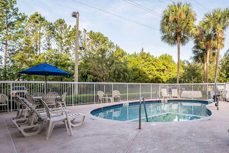 Hotel Comfort Inn West