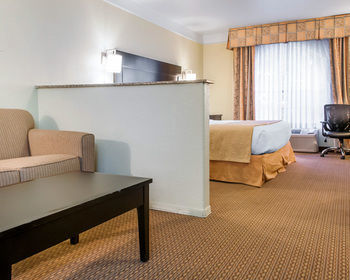 Hotel Quality Inn & Suites