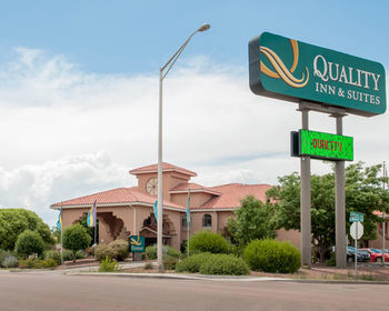 Hotel Quality Inn & Suites