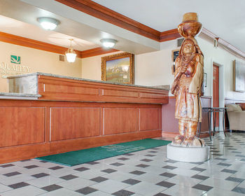 Hotel Quality Inn & Suites