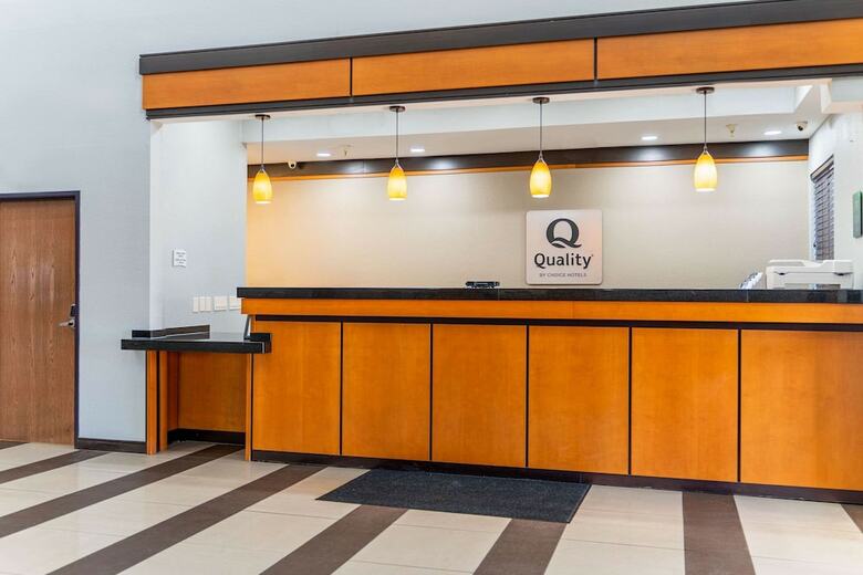 Hotel Comfort Suites