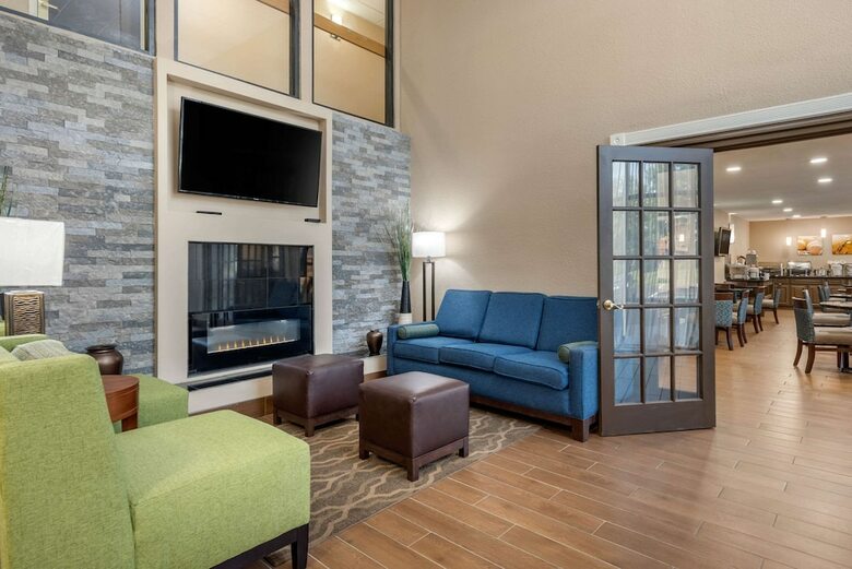 Hotel Comfort Inn South