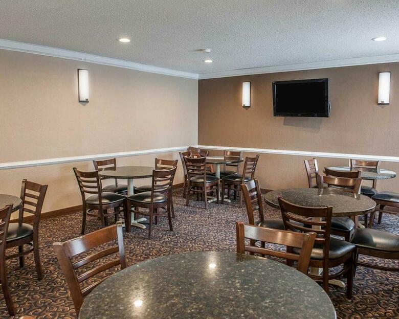 Hotel Comfort Inn South