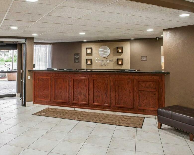 Hotel Comfort Inn South