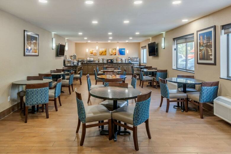 Hotel Comfort Inn South