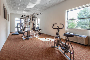 Hotel Comfort Suites Airport