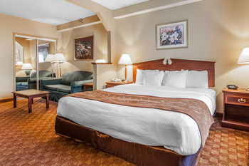 Hotel Comfort Suites Airport