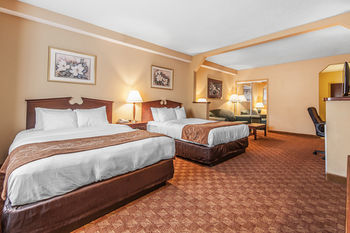 Hotel Comfort Suites Airport