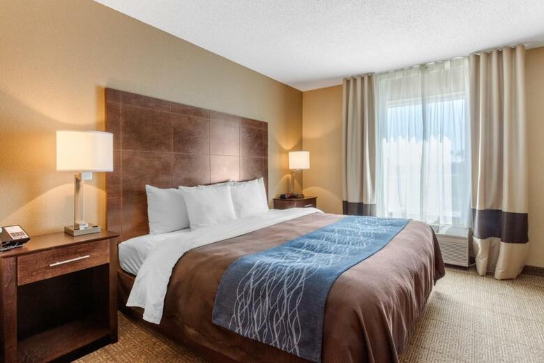 Hotel Comfort Inn & Suites