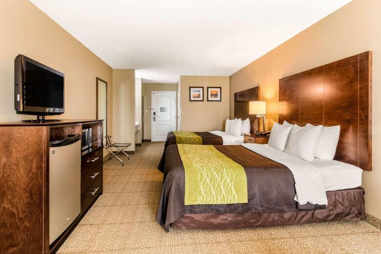 Hotel Comfort Inn & Suites