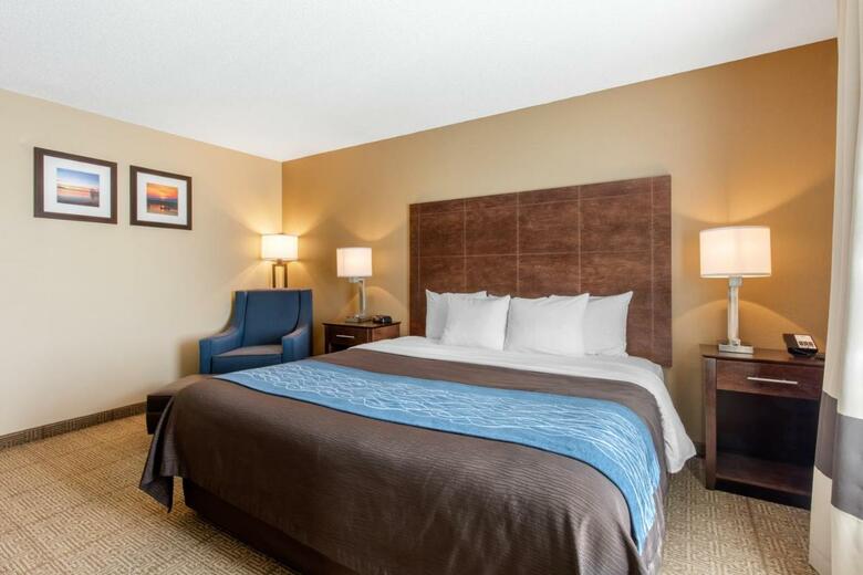 Hotel Comfort Inn & Suites