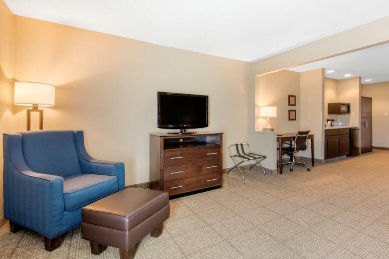 Hotel Comfort Inn & Suites