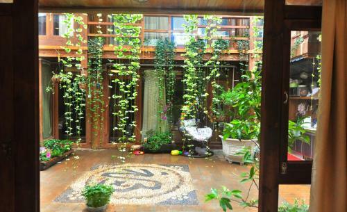Posada Lijiang Renjiamei Inn