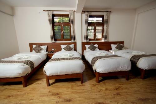 Hotel Holiday House
