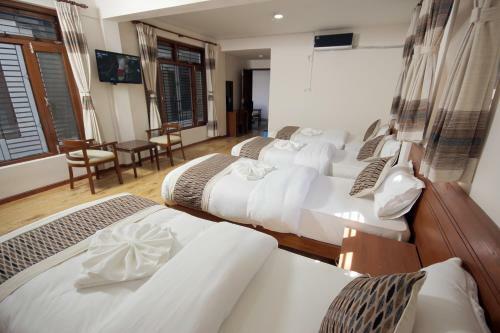 Hotel Holiday House