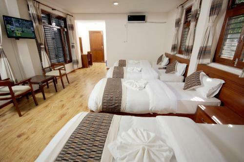 Hotel Holiday House