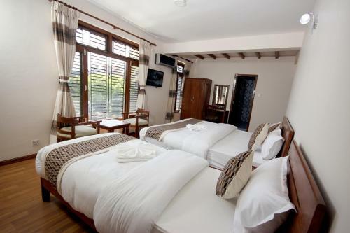 Hotel Holiday House
