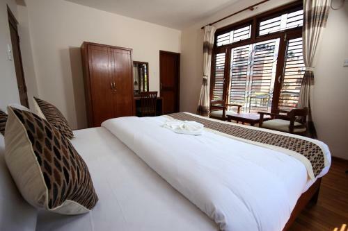 Hotel Holiday House