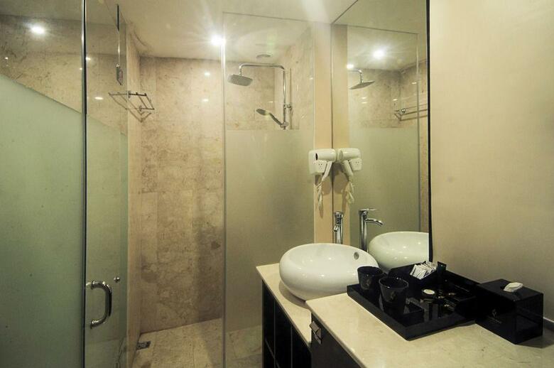 Grand Edge Hotel Semarang