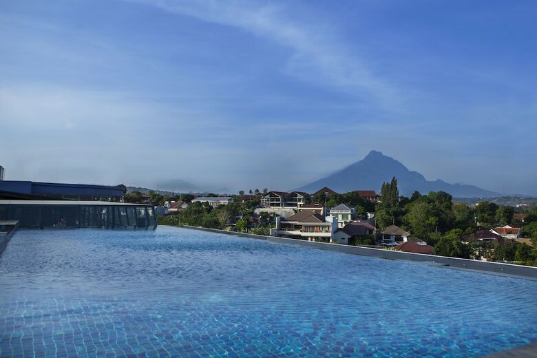 Grand Edge Hotel Semarang