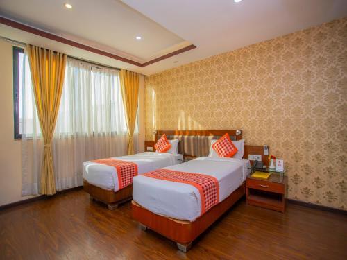 Yellow Pagoda Hotel