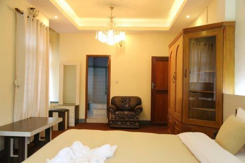 327 Thamel Hotel