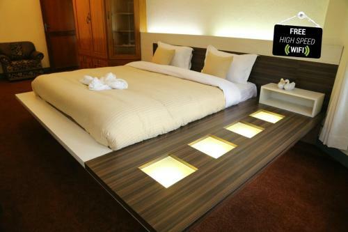 327 Thamel Hotel