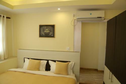 327 Thamel Hotel