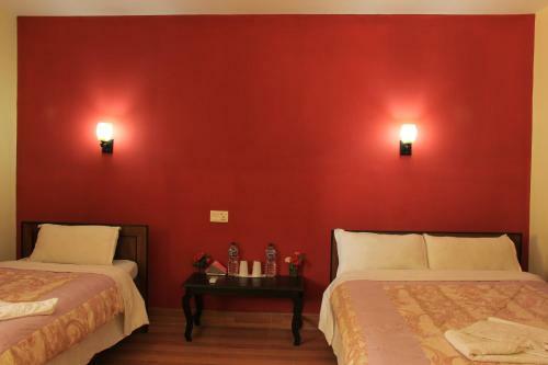 Hotel Chitwan Safari Camp & Lodge