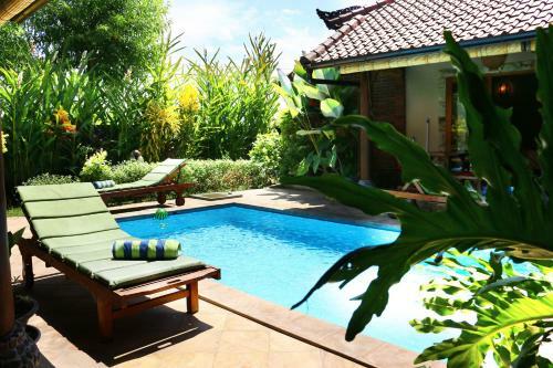 Lovina Beachhouse Villas