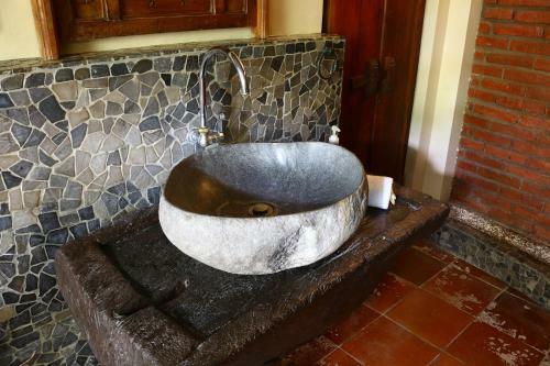 Lovina Beachhouse Villas