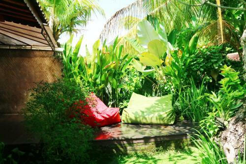 Lovina Beachhouse Villas
