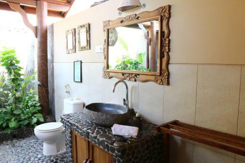 Lovina Beachhouse Villas