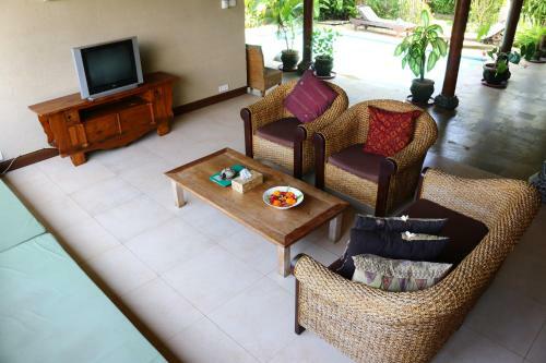 Lovina Beachhouse Villas