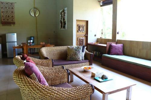 Lovina Beachhouse Villas