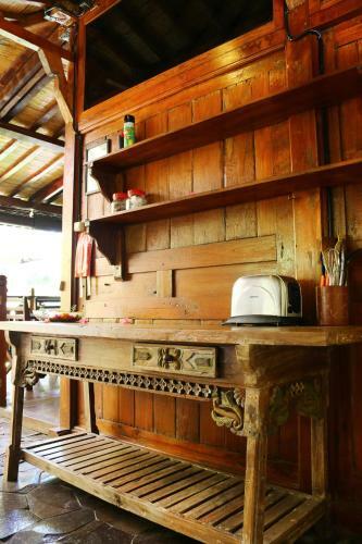 Lovina Beachhouse Villas
