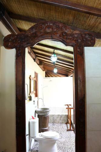 Lovina Beachhouse Villas