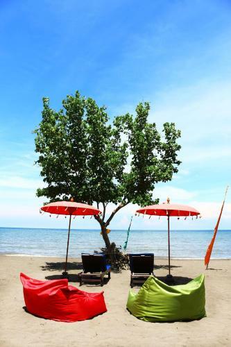 Lovina Beachhouse Villas