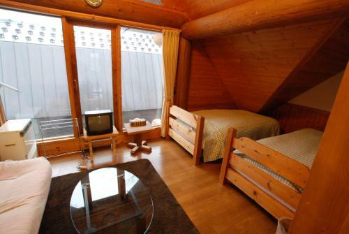 Lodge Pension Woody Note