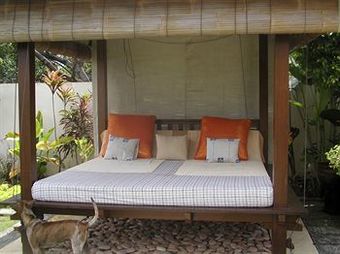 Hostal Frangipani Beach Hotel