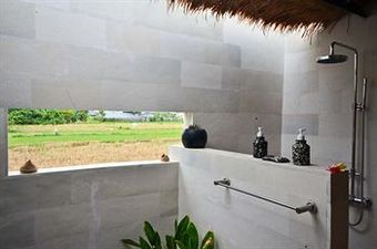 Hostal Frangipani Beach Hotel