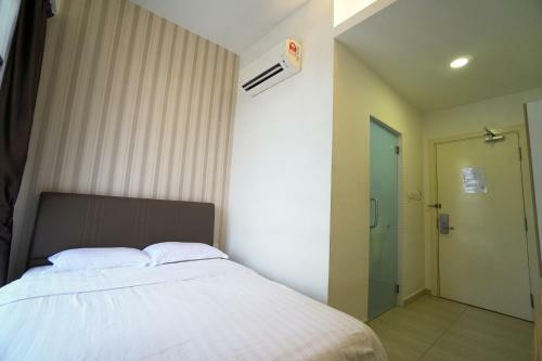 Crystal Garden Hotel