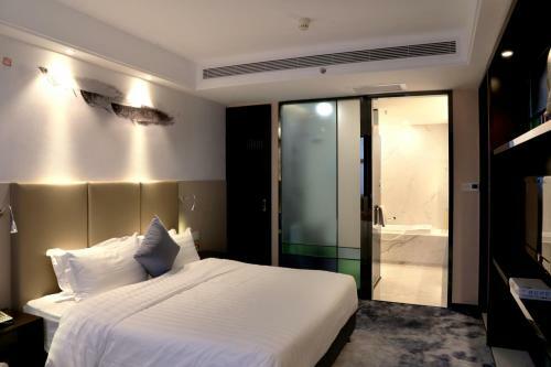Golden City Hotel