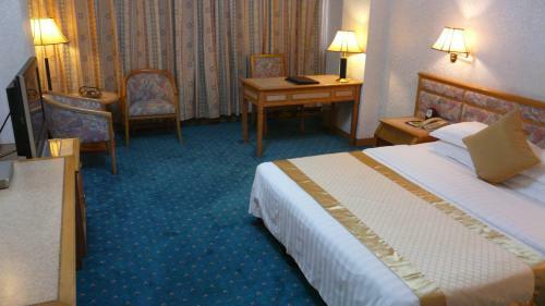 Golden City Hotel