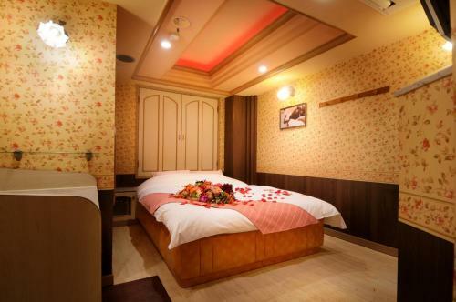 Hotel Namba Little Chapel