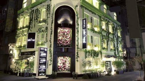 Hotel Namba Little Chapel